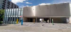 Галерея Сучасного Мистецтва GSV, в Ополе, Польща. Площа Театральна 12. 2023 р. Фото автора.