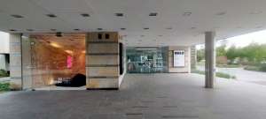 Галерея Aneks GSW. Площа Театральна 12. 2023 р. Фото автора