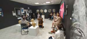 Зустріч з лауреатами  Весняного салону в  виставкових просторах Асоціації художників і дизайнерів в Ополе, Польща. 2023 р. Фото автора.